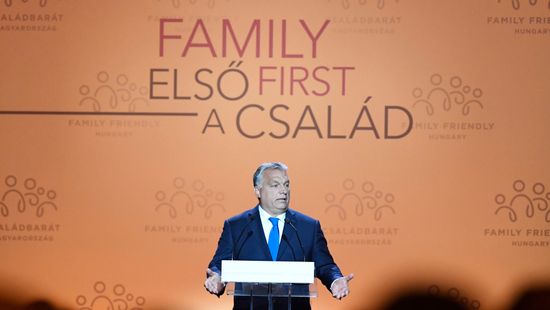 Orbán Viktor: A cél, hogy anyagilag is érje meg gyermeket vállalni