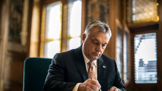 Orbán Viktor levelet írt Helmut Kohl özvegyének