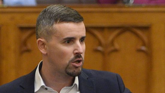 Jakab beverte az utolsó szeget