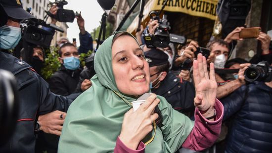 Áttért az iszlámra a terroristák fogságából kiszabadított nő