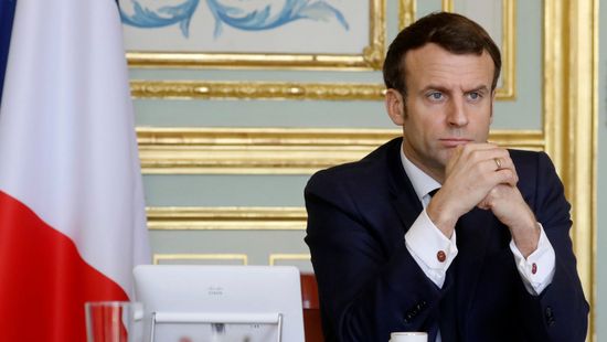 Hadihajót, harci repülőt küld Macron a Földközi-tengerre