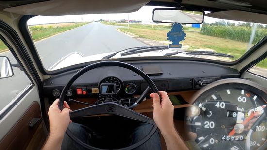 Nem fogja elhinni, mennyivel száguldott ez a Trabant + videó