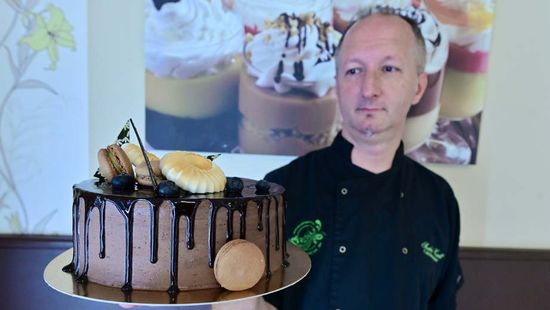Szinte könyvnyi szakirodalom készül egy-egy tortáról