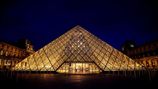 Kortárs művek aukciójával támogatják a párizsi Louvre-t