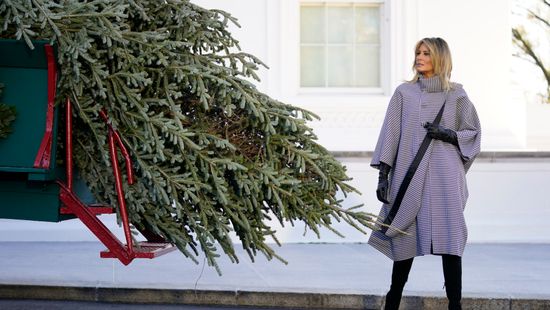 Melania Trump bemutatta a Fehér Ház karácsonyi díszeit