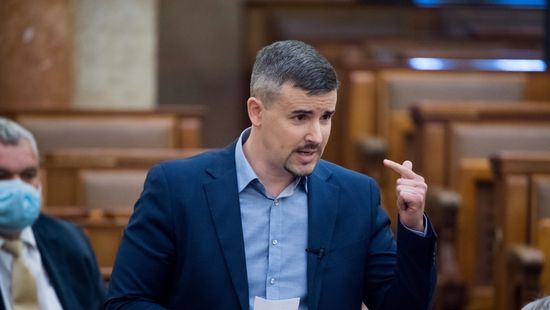 Tegnap még nácik voltak, ma már…
