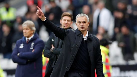 Mourinho szerint a Premier League vezetősége amatőr módon járt el