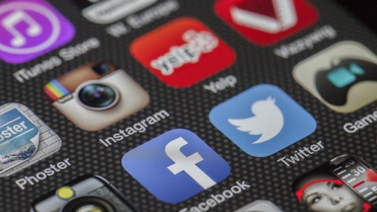 Tiltakozó petíciót indított a techóriások ellen a CitizenGO