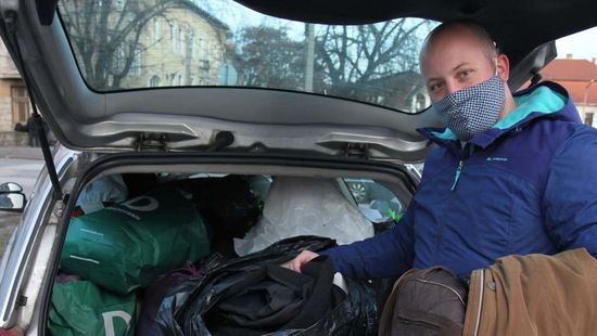 Rászorultaknak gyűjtenek téli ruhákat borsodi önkéntesek