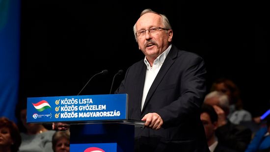 A képmutató álszolidaritás szimbóluma a Freeszfe