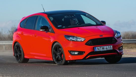 Vörös és fekete – Sportos kivitelű Ford teszt