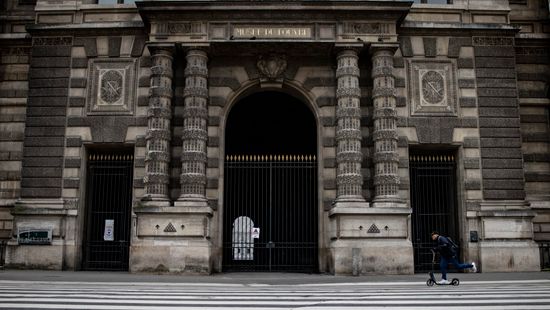 Két reneszánsz műtárgyat kapott vissza a párizsi Louvre