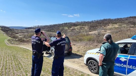 Rendőrök vigyázzák tavasszal az északi erdőket