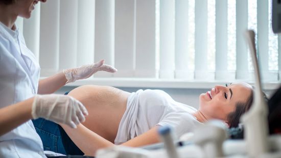 Változás lép életbe a várandós kismamák oltásában