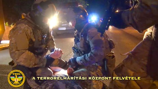 Válóper veréssel, halálos fenyegetéssel