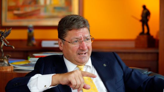 Százmilliárdokat hoztak az oltások