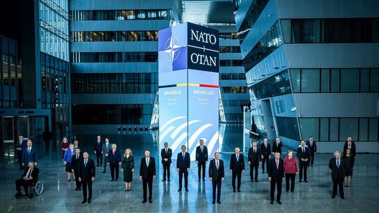 Hidegháború helyett párbeszéd: véget ért a NATO-csúcs