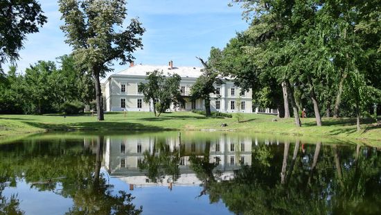 Már egykoron is pezsgett az élet a téglási kastélyban