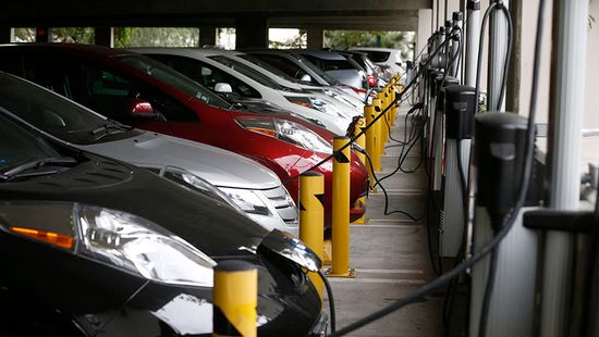 Már vállalkozó cégek is pályázhatnak elektromos gépjárművekre