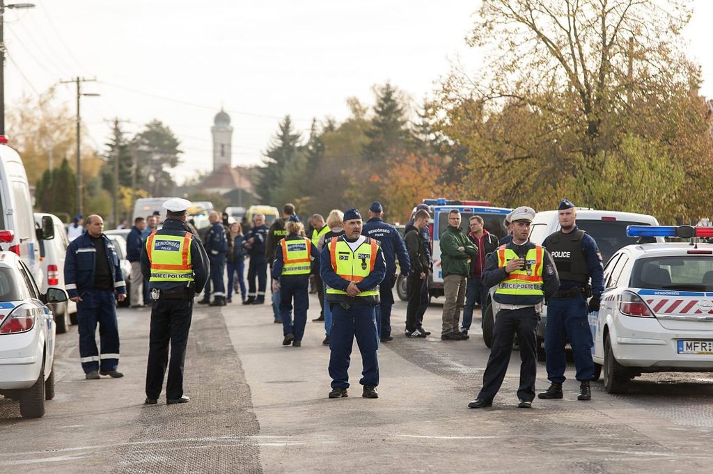 Rendõri készültség Bõnyben