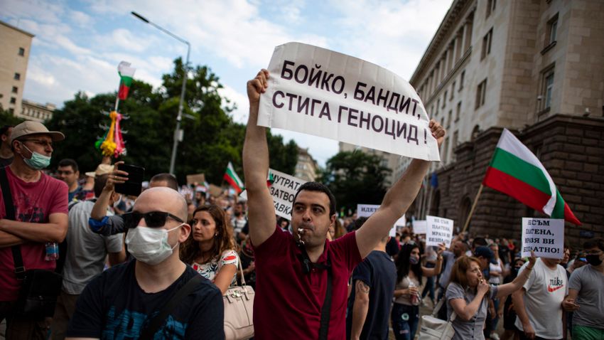 Az utcai tüntetések nyomán kész lemondani a bolgár kormányfő