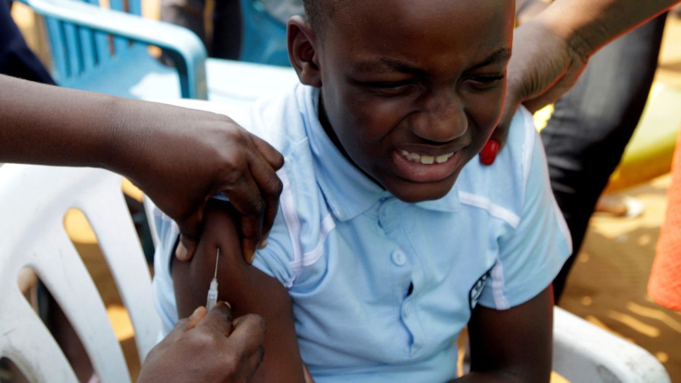 A Congolese child is vaccinated during an emergency campaign of vaccination against yellow fever in Kisenso district, of the DRC's capital Kinshasa 