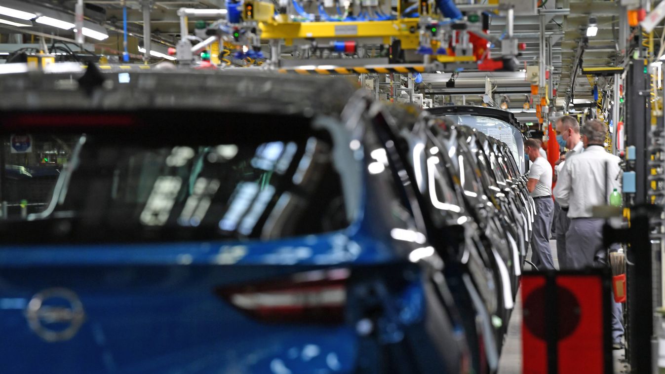 Prime Minister visits Opel plant