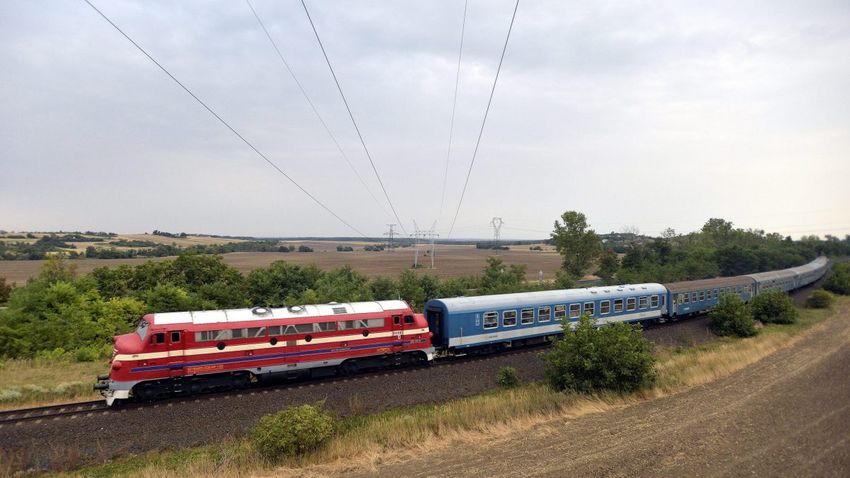 A nyáron már villamos motorvonatokkal utazhatunk Füredre