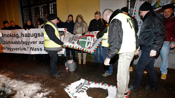 Debreceni Vona ellenes Jobbik tüntetés