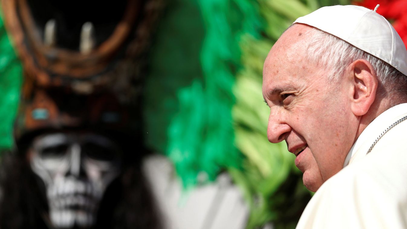 Pope Francis arrives to pose for pictures with participants of the Mexico state of Quintana Roo during the general audience in Saint Peter's square at the Vatican