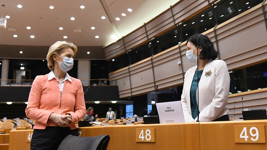 Kizárólagos ideológiát erőltetne az egyes tagállamokra az Európai Bizottság