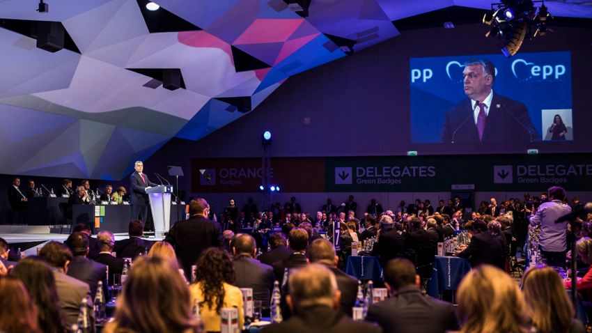 Orbán memorandumot küldött a néppártnak