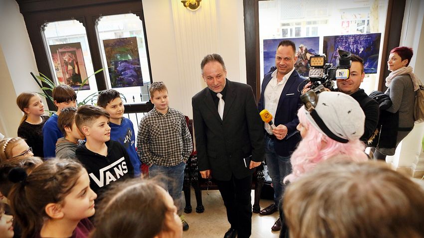 A kormány Európában egyedülálló módon támogatja a független intézményeket