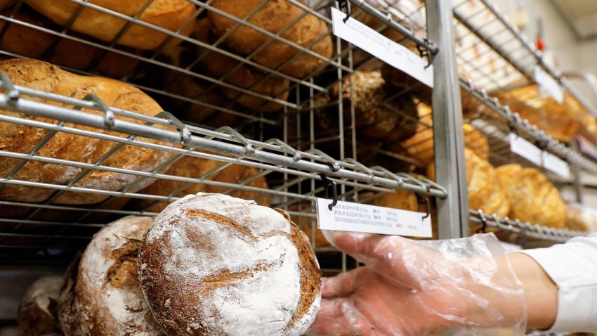 Ezúttal a kenyér áráról hazudik Gyurcsány pártja