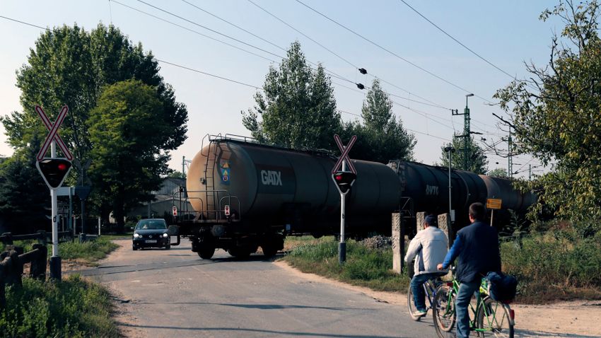 Vasúti átjárók: figyelmetlen közlekedők az áldozatok