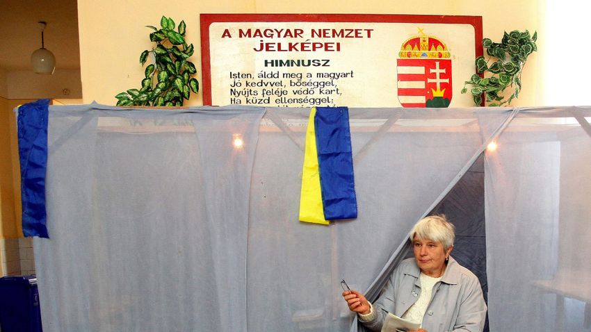Szigorított a kijevi kormány a választási törvényeken
