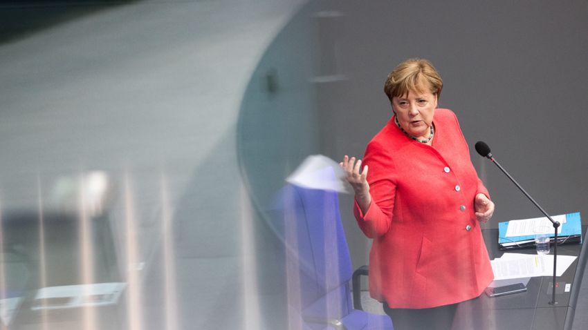 Hattyúdalára készül Merkel