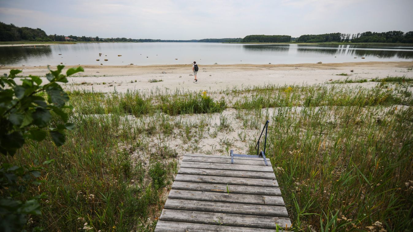 Lake Seddin dries out