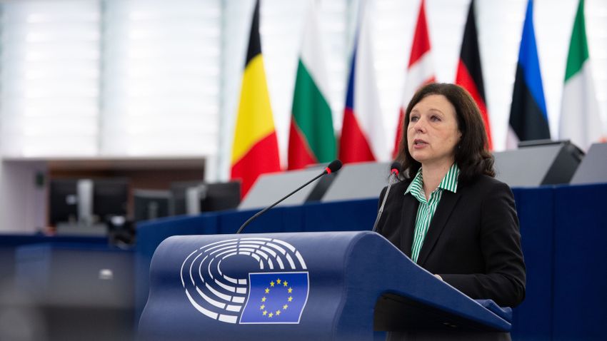 Újra az Európai Parlament célkeresztjében Magyarország