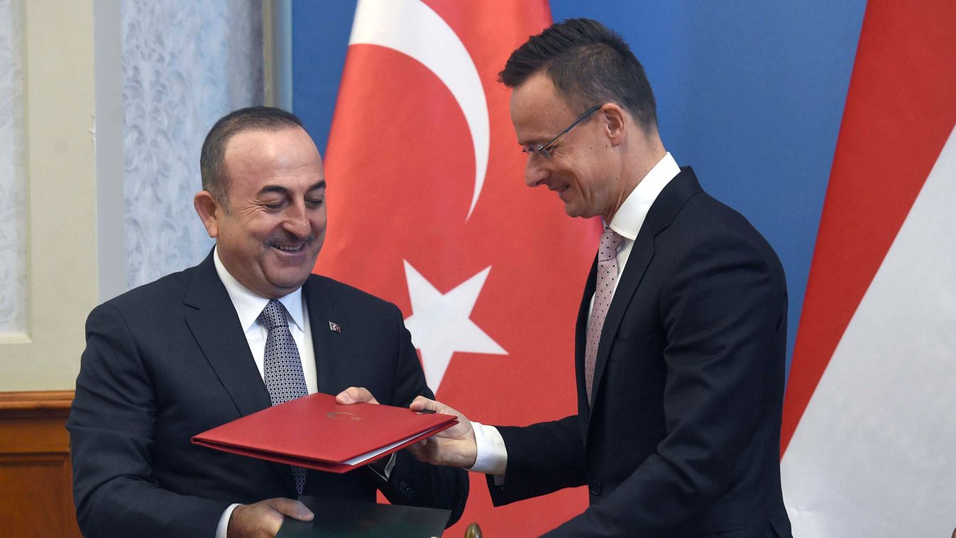 CAVUSOGLU, Mevlüt; SZIJJÁRTÓ Péter