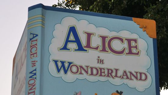 Klingonul is olvashatjuk az Alice Csodaországban című regényt