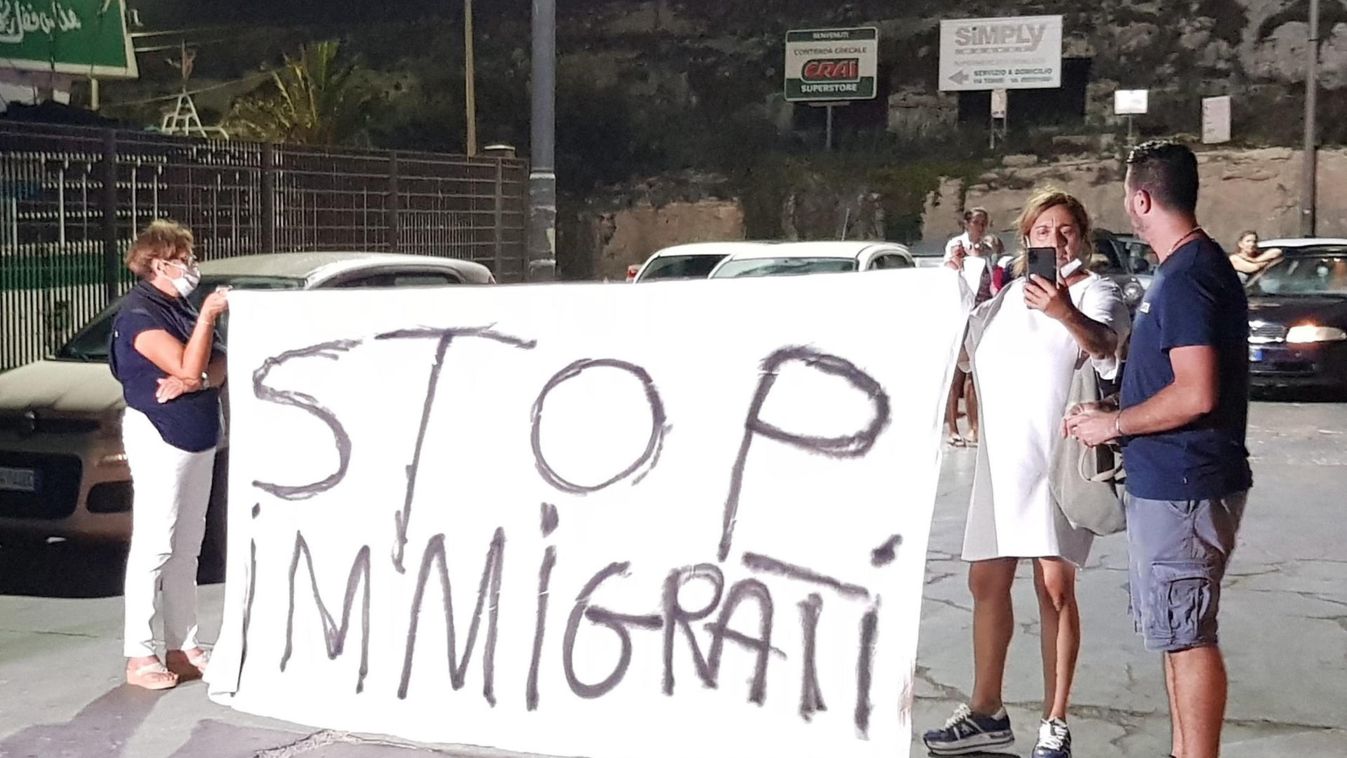 Lampedusa residents protest against migrants continuing landings on the island