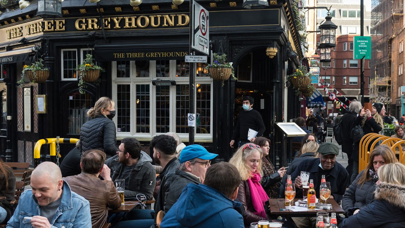 Bars And Restaurants Reopen As Lockdown Restrictions Ease In London