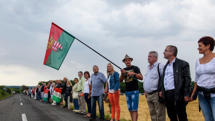 Csak a magyarok járnak pórul Szlovákiában