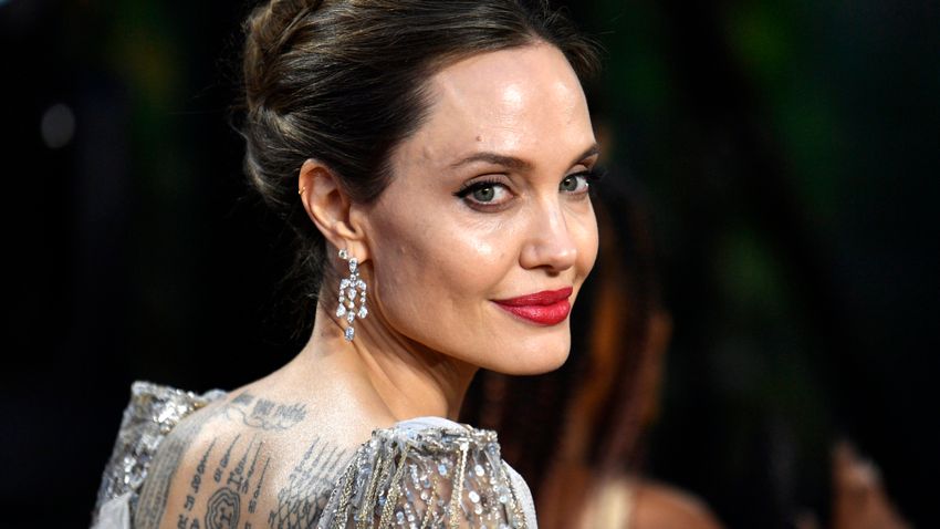 Angelina Jolie ismét erőszakkal vádolja Brad Pittet