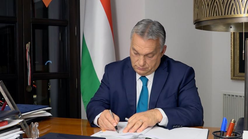 Orbán Viktor: A korlátozások ma éjféltől életbe lépnek