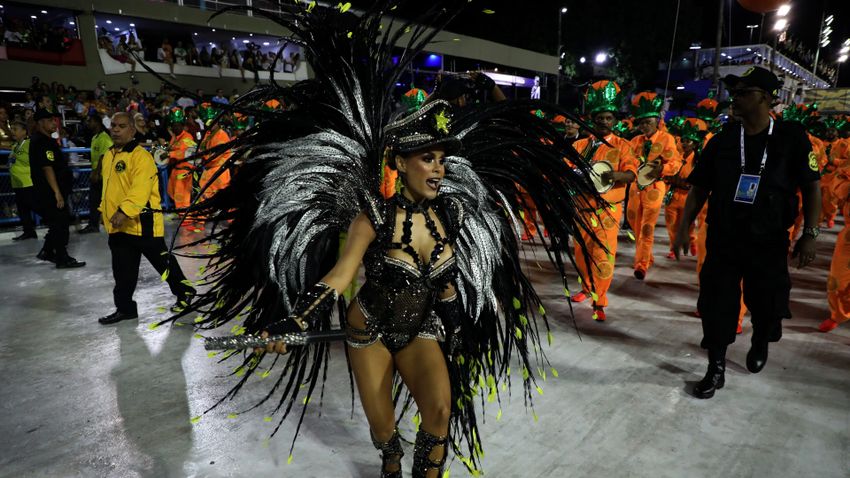 Később rendezik meg a riói karnevált