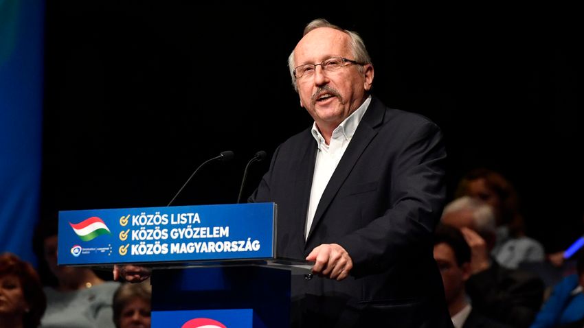 Oltóponton dolgozó bérlőt lakoltatnak ki Niedermüller Péterék