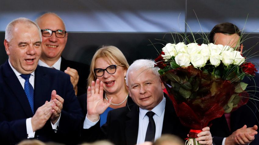 Újraválasztották Jarosław Kaczyńskit a lengyel PiS elnökévé