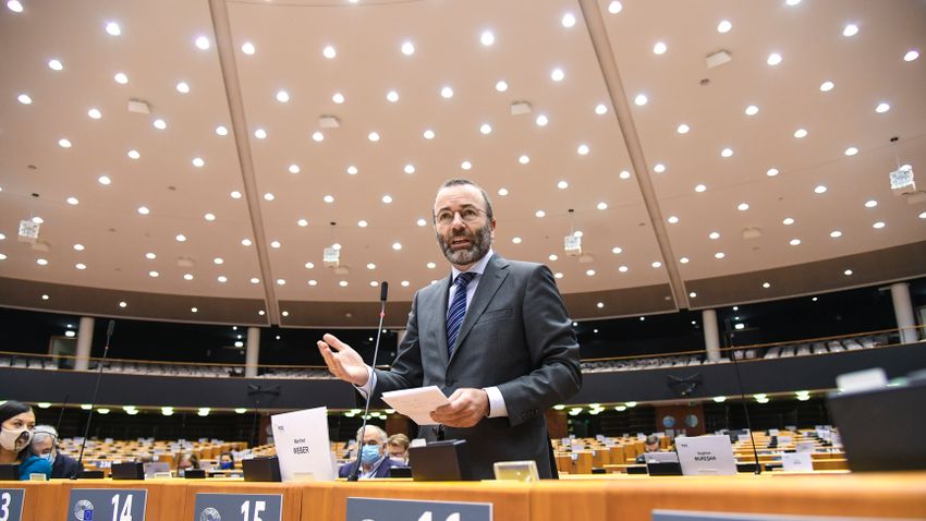 A magyar és a lengyel vétót támadja az Európai Parlament
